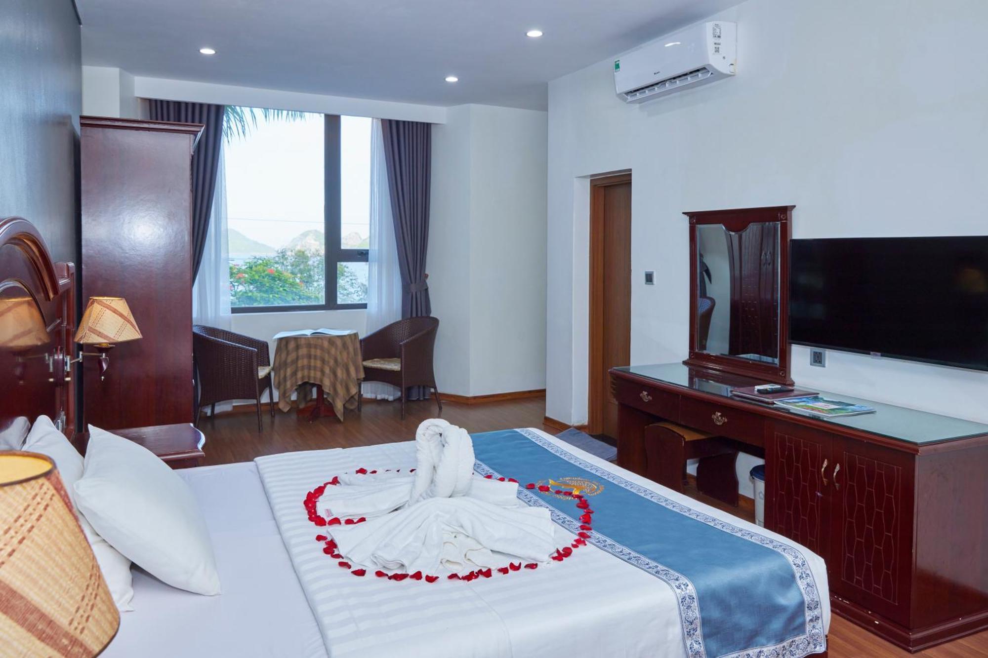 Gieng Ngoc Sea Moutain View Cat Ba Hotel Dong Khe Sau Exterior photo